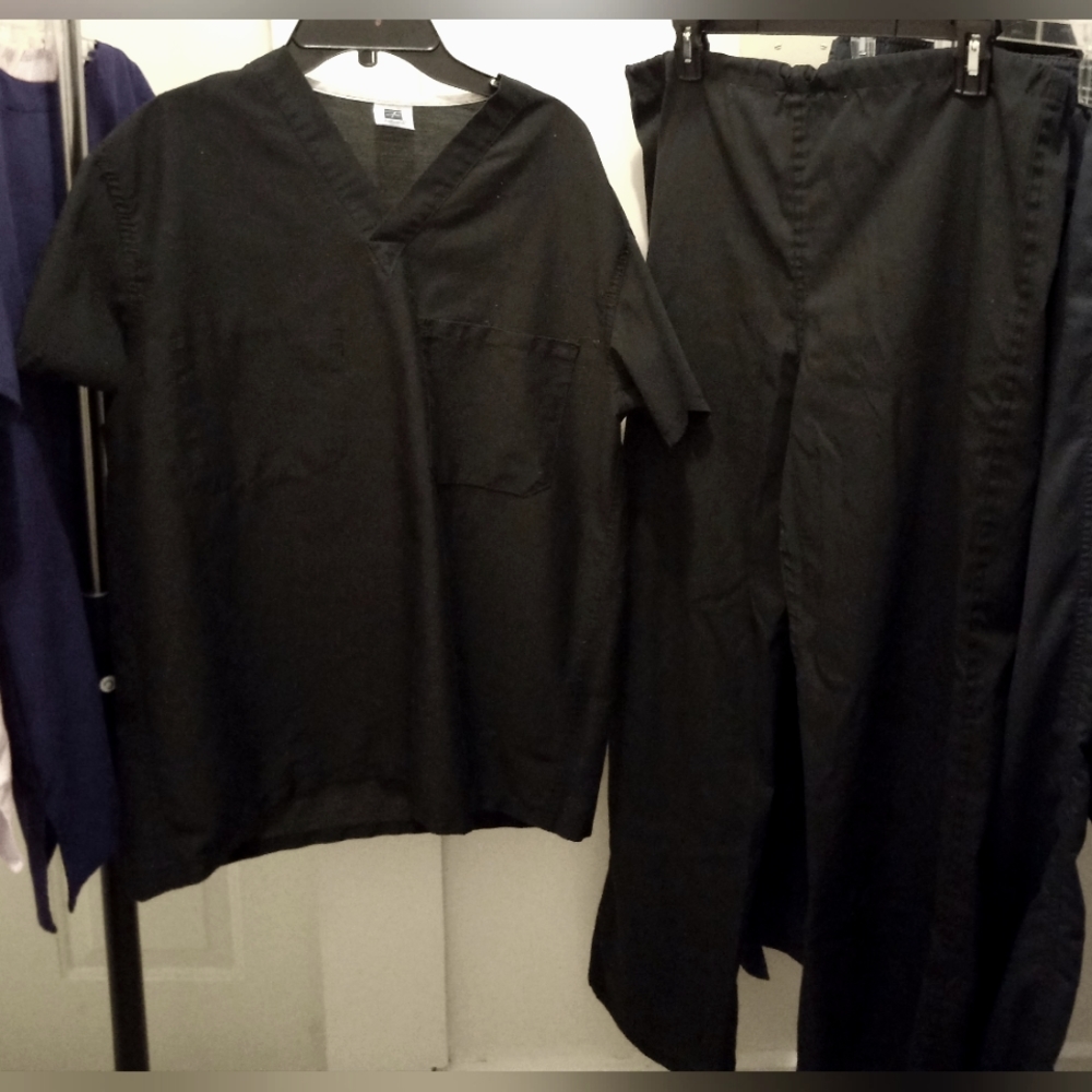 Reversible Black Scrub Set- Unisex Small/Medium